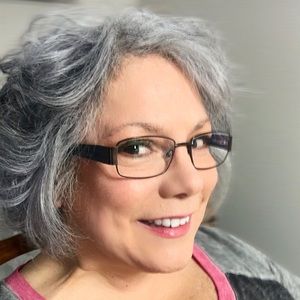 Meet your Posher, Gina